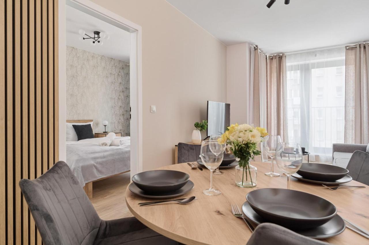 Nowoczesny Apartament Z Balkonem I Parkingiem W Centrum Wroclawia By Noclegi Renters Exterior foto
