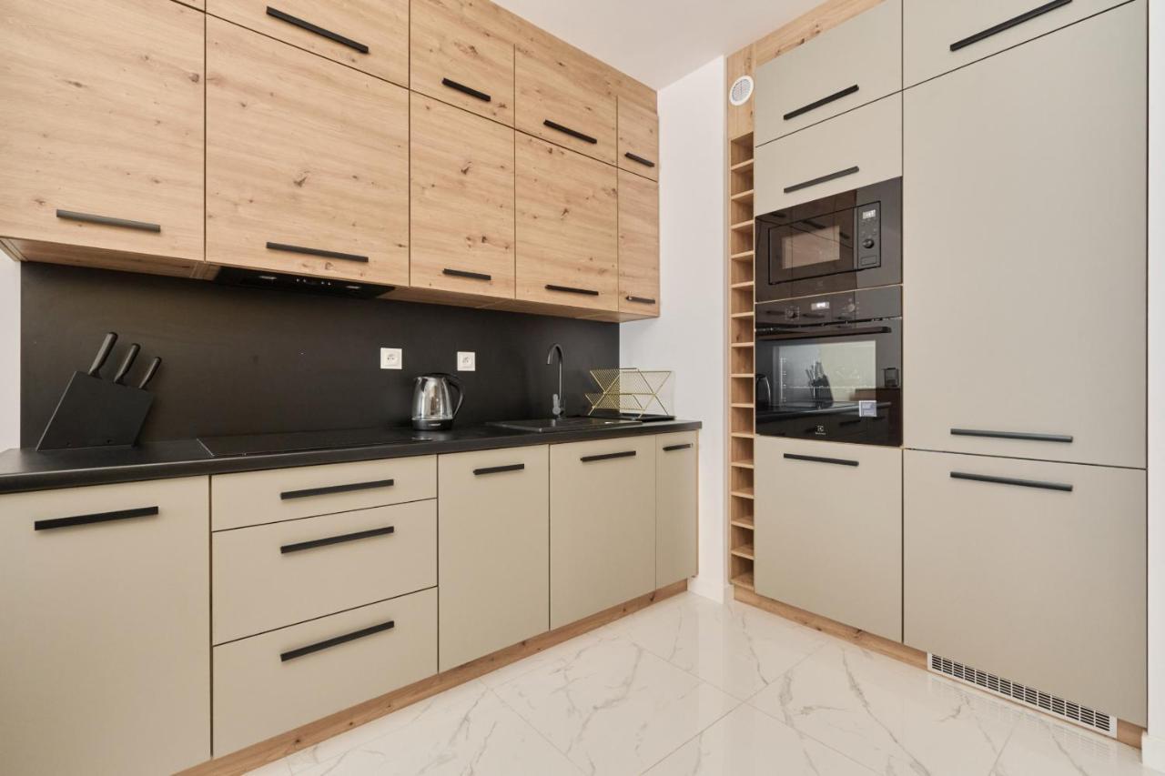 Nowoczesny Apartament Z Balkonem I Parkingiem W Centrum Wroclawia By Noclegi Renters Exterior foto