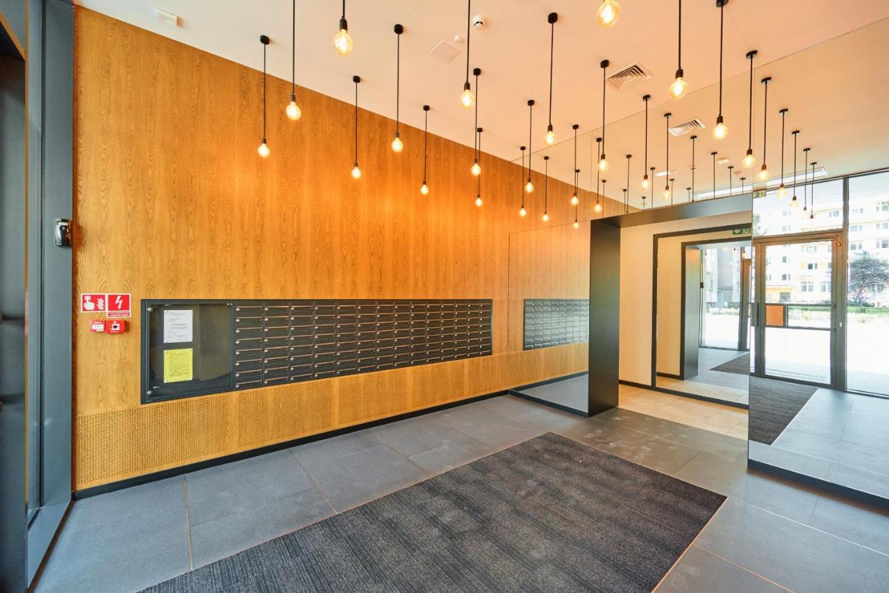 Nowoczesny Apartament Z Balkonem I Parkingiem W Centrum Wroclawia By Noclegi Renters Exterior foto